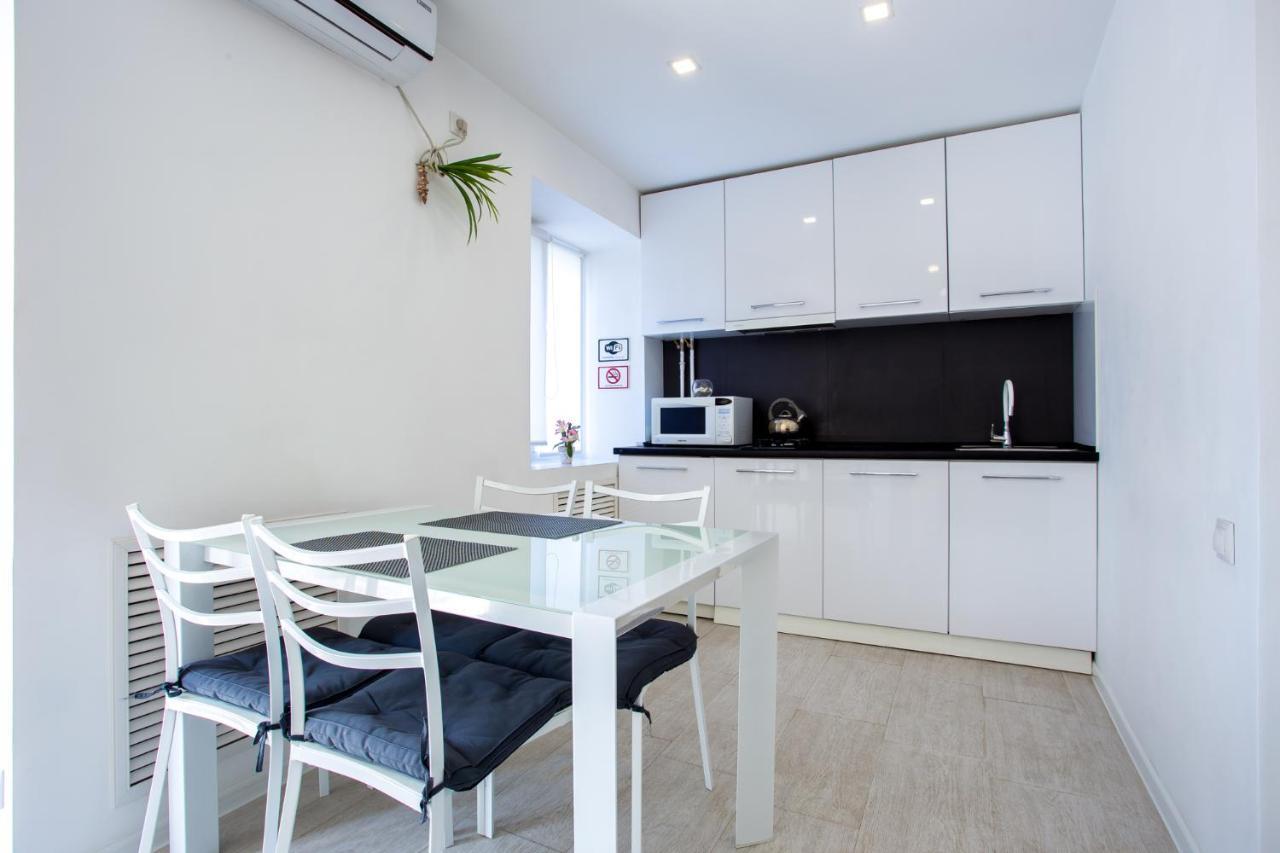 Apartment On Ushakova Kherson Exterior photo